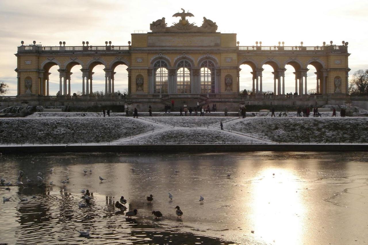 Grand Center * Vienna