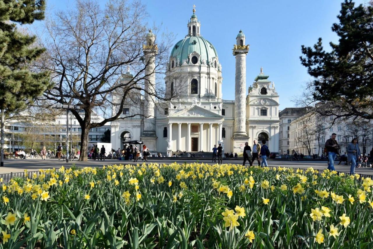 Grand Center * Vienna